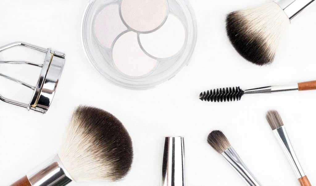 makeup-brushes-image-1024x604